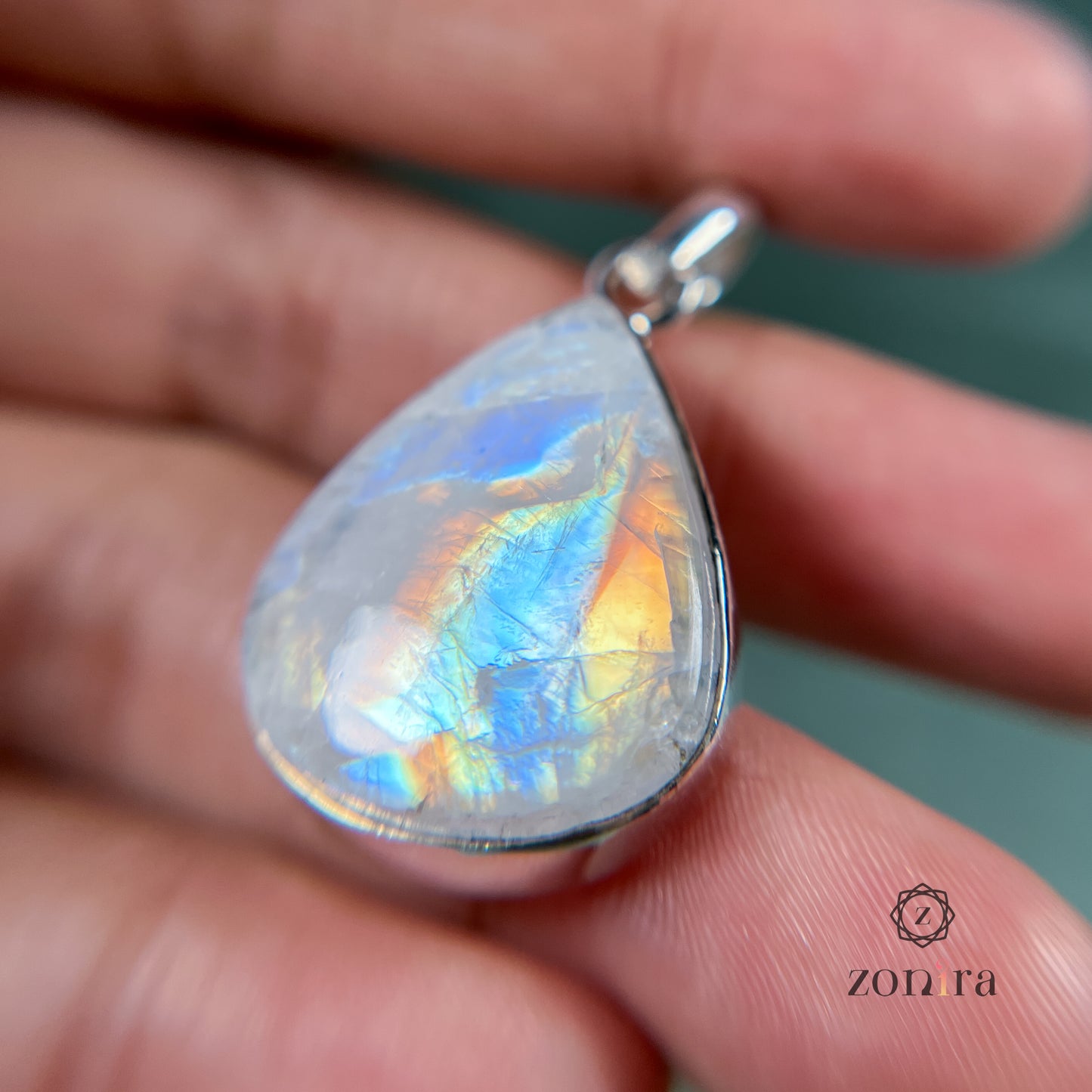 Mila Silver Pendant - Rainbow Moonstone