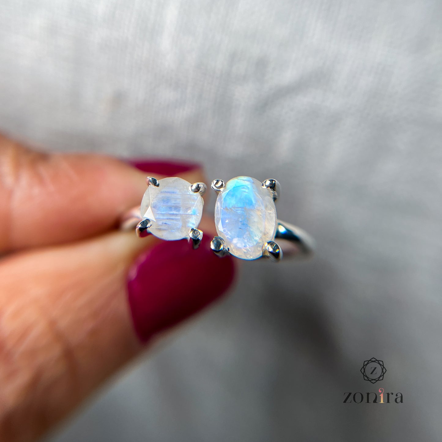 Leah Silver Ring - Rainbow Moonstone