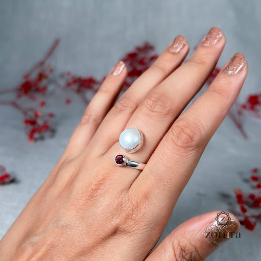 Aami Silver Ring - Baroque Pearl & Garnet