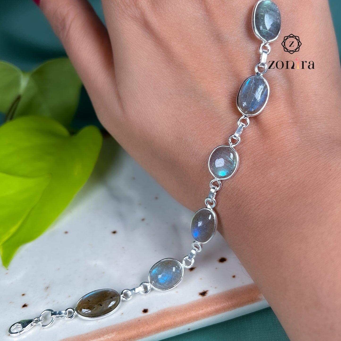 Angrai Silver Bracelet - Labradorite