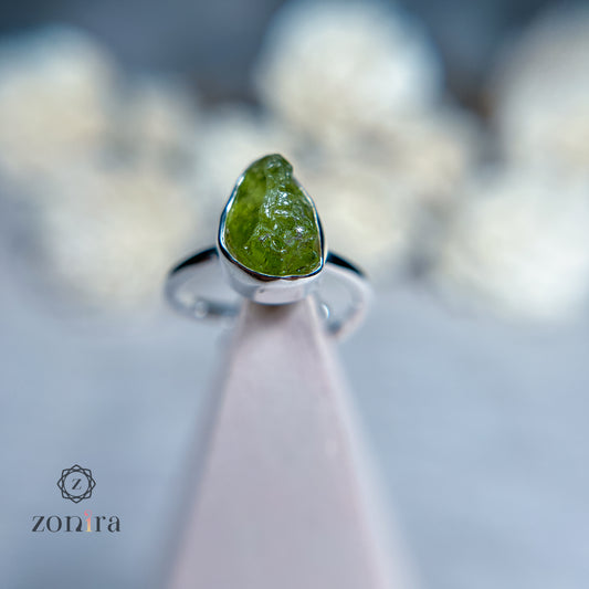 Eka Silver Ring - Raw Peridot