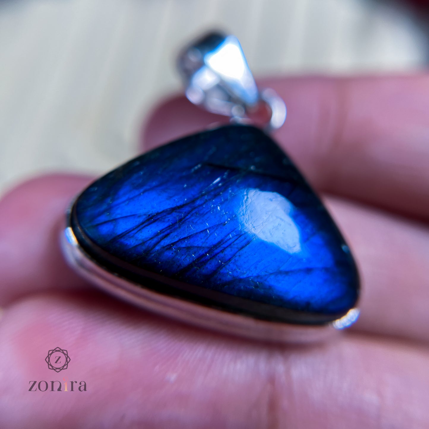 Mila Silver Pendant - Labradorite