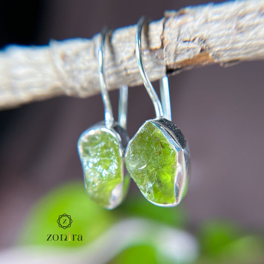 Eka Silver Earrings - Raw Peridot