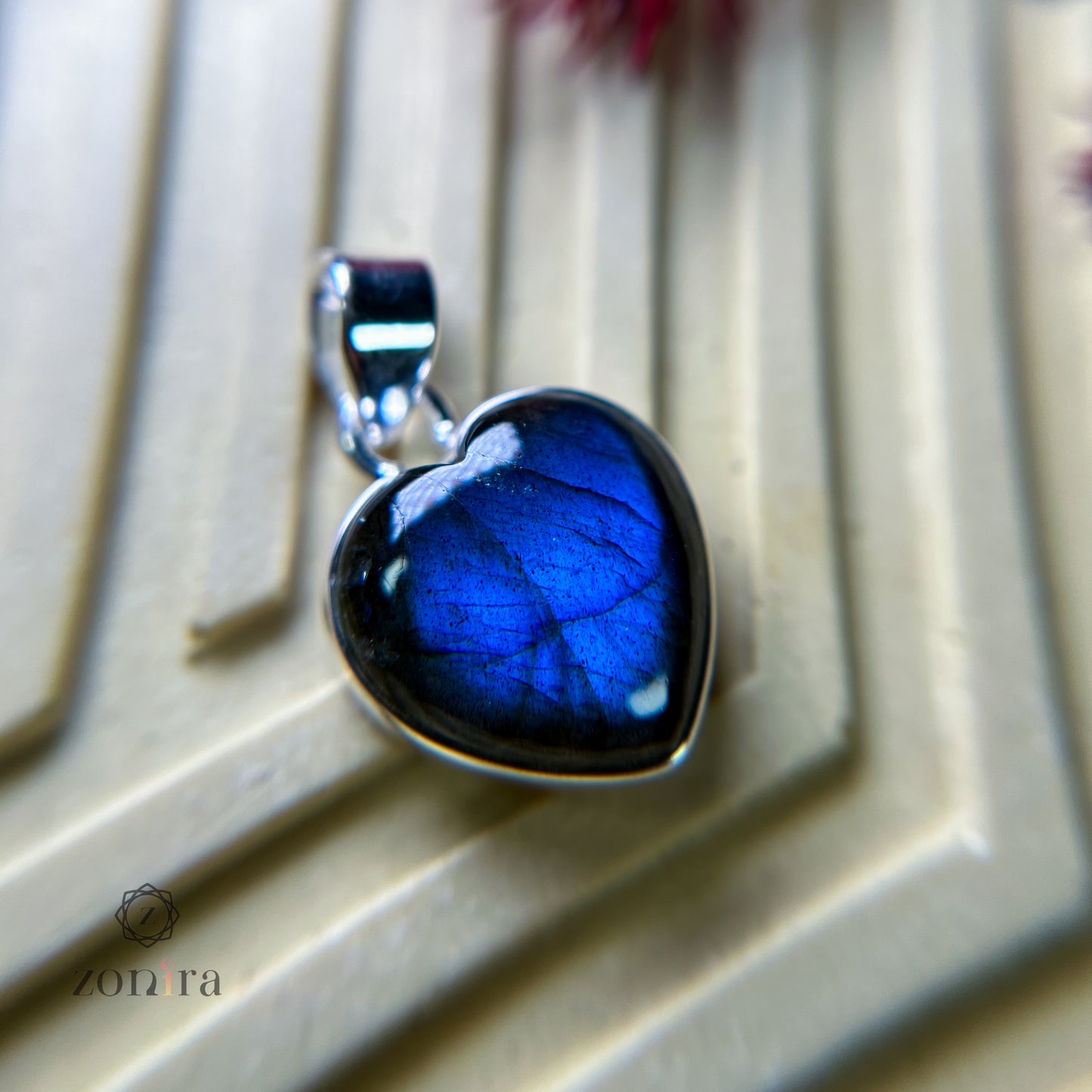 Mila Silver Pendant - Labradorite