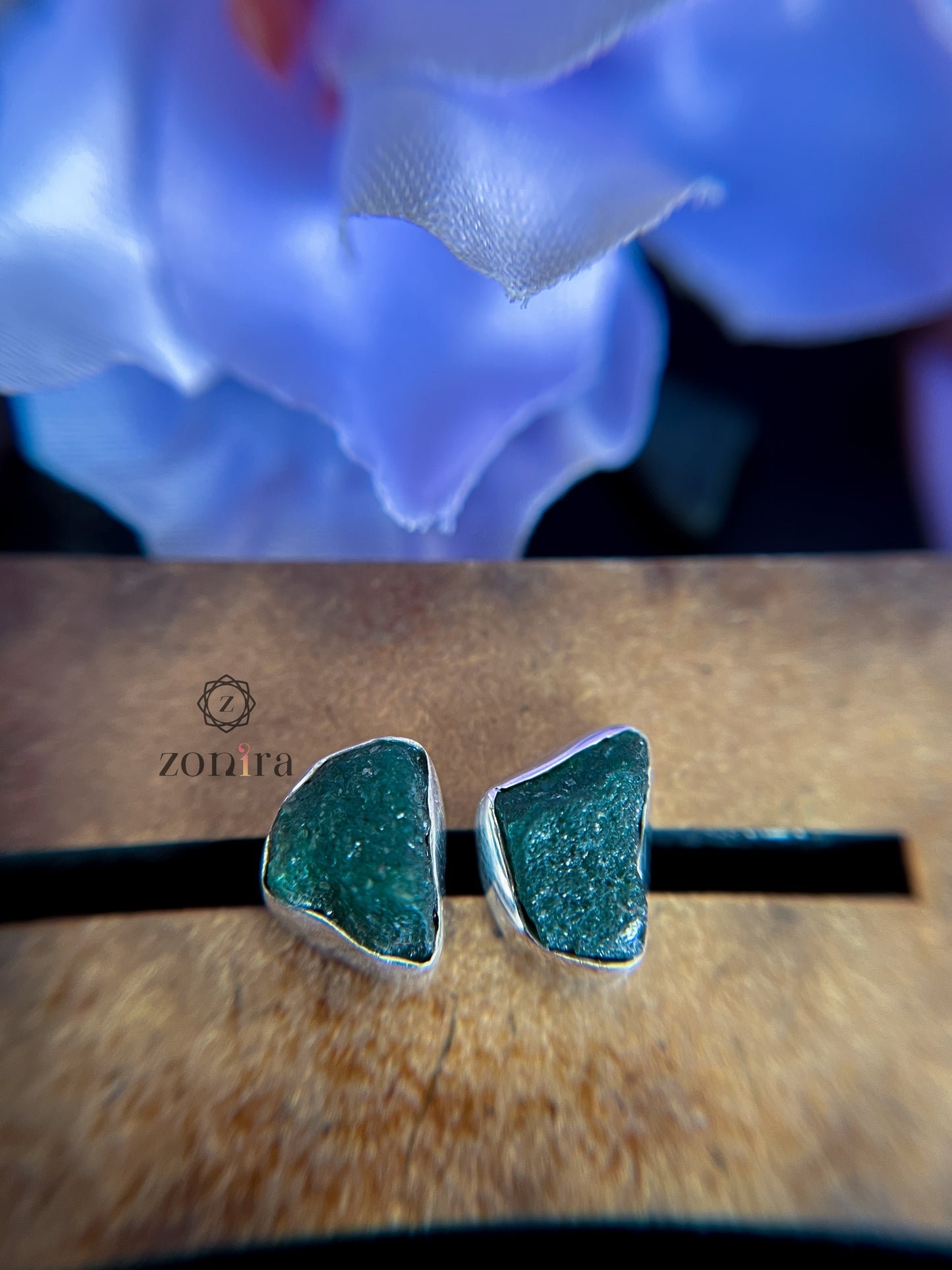 Aabis Silver Studs - Raw Green Aventurine