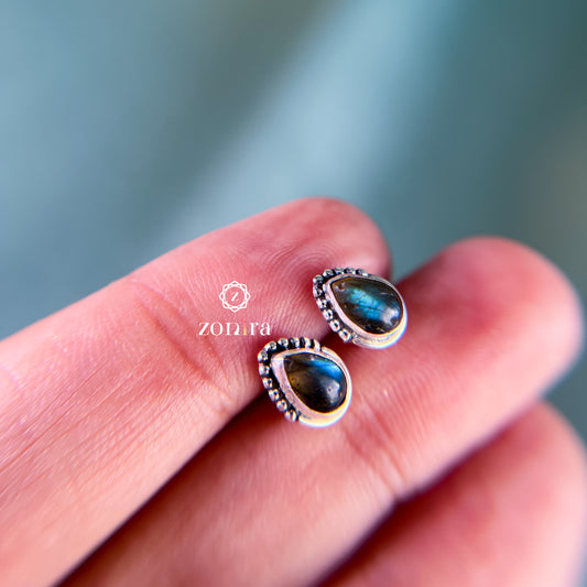 Onila Oxidised Silver Studs - Labradorite