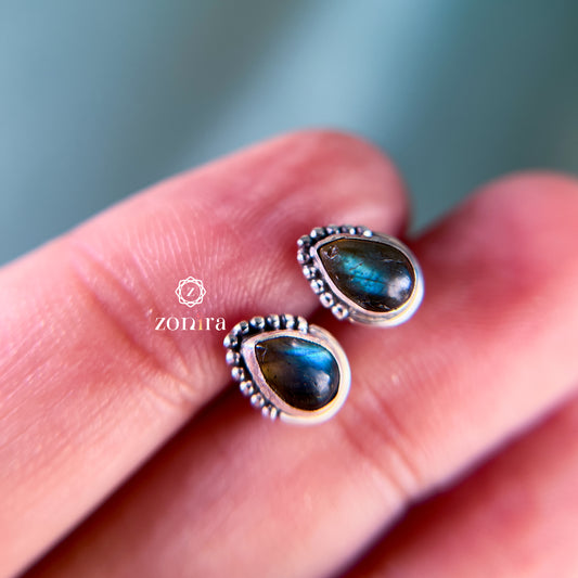 Onila Oxidised Silver Studs - Labradorite