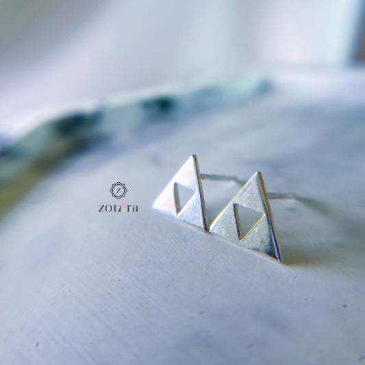 Maavi 92.5 Silver Studs - Pyramid