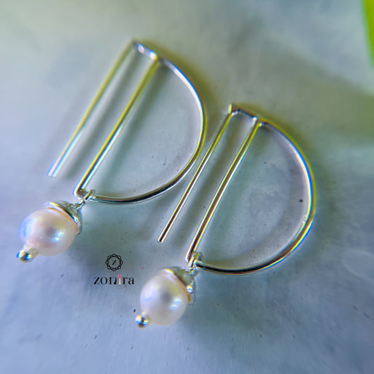 Diva Silver Earrings - Pearl