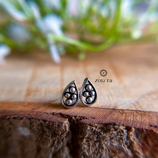 Mayri Oxidised 92.5 Silver Studs - Boondein