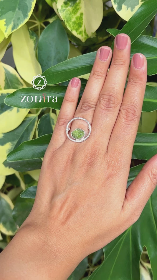 Sifar Silver Ring - Raw Peridot